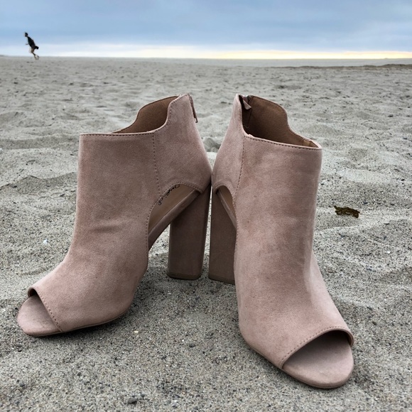 NEW Side Cut Peep Toe Chunky Heel Ankle Booties - Picture 2 of 6